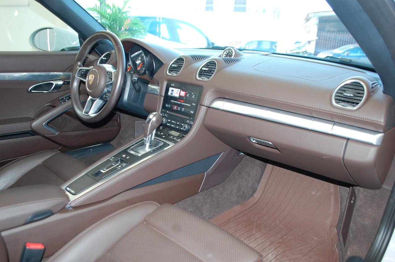 Porsche Boxster 718 2.0 300CV pdk Spyder Pelle Navi Led USB Lega
