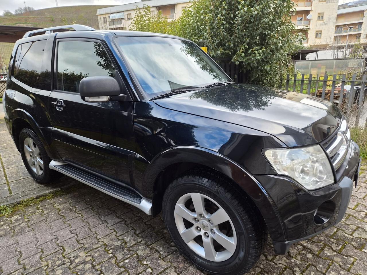 Mitsubishi Pajero 3.2 DI-D 16V aut. 3p. Instyle