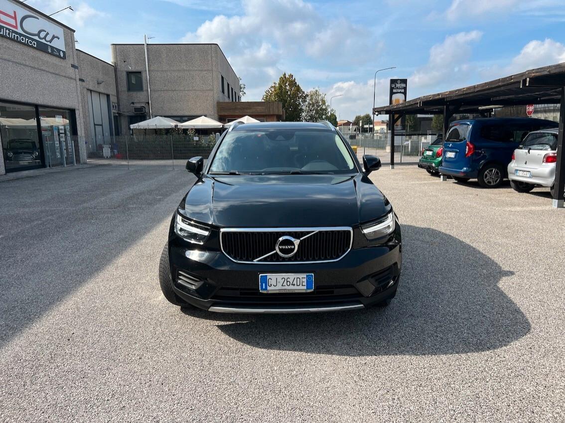 Volvo XC40 1.5 t2 Momentum Pro auto NAVI PELLE FARI LED FULL