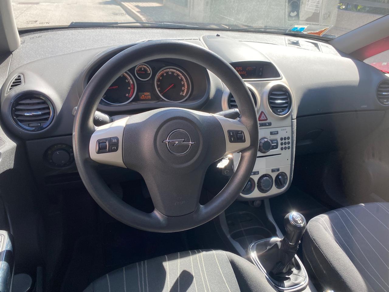 Opel Corsa 1.2 3 porte Club