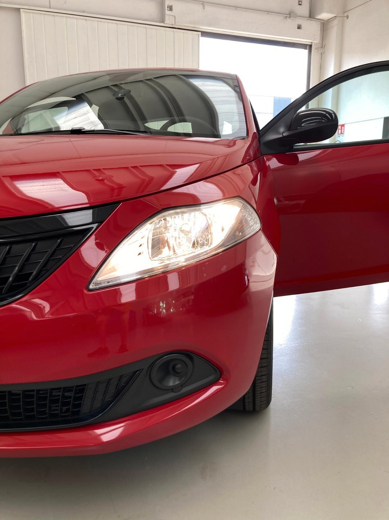 Lancia Ypsilon 1.0 70cv FireFly 5 posti Hybrid oro #NEOPATENTATI