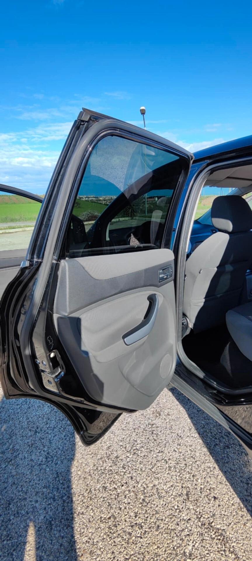 Ford Kuga Kuga+ 2.0 TDCi 140 CV 2WD DPF