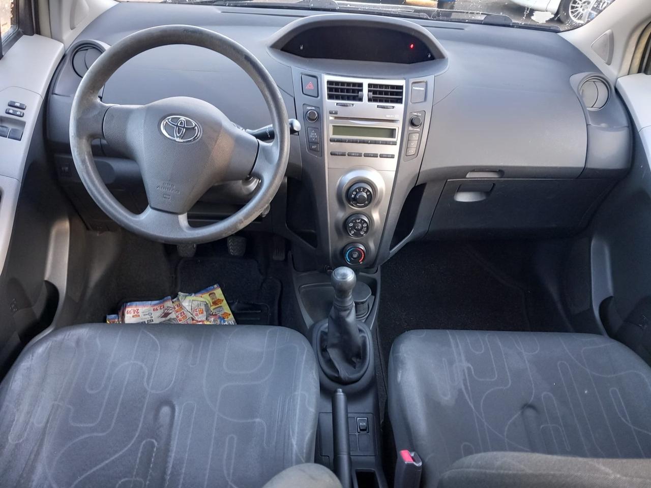 Toyota Yaris 1.0 5 porte
