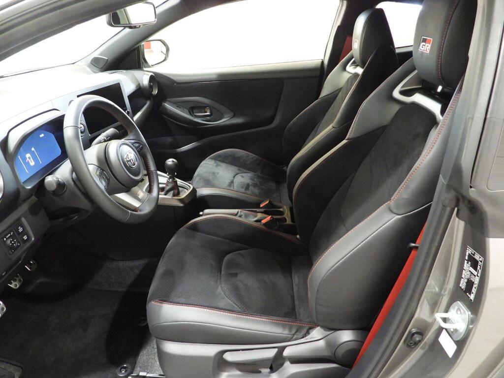 Toyota GR Yaris 1.6 turbo Circuit 4WD iMT-6