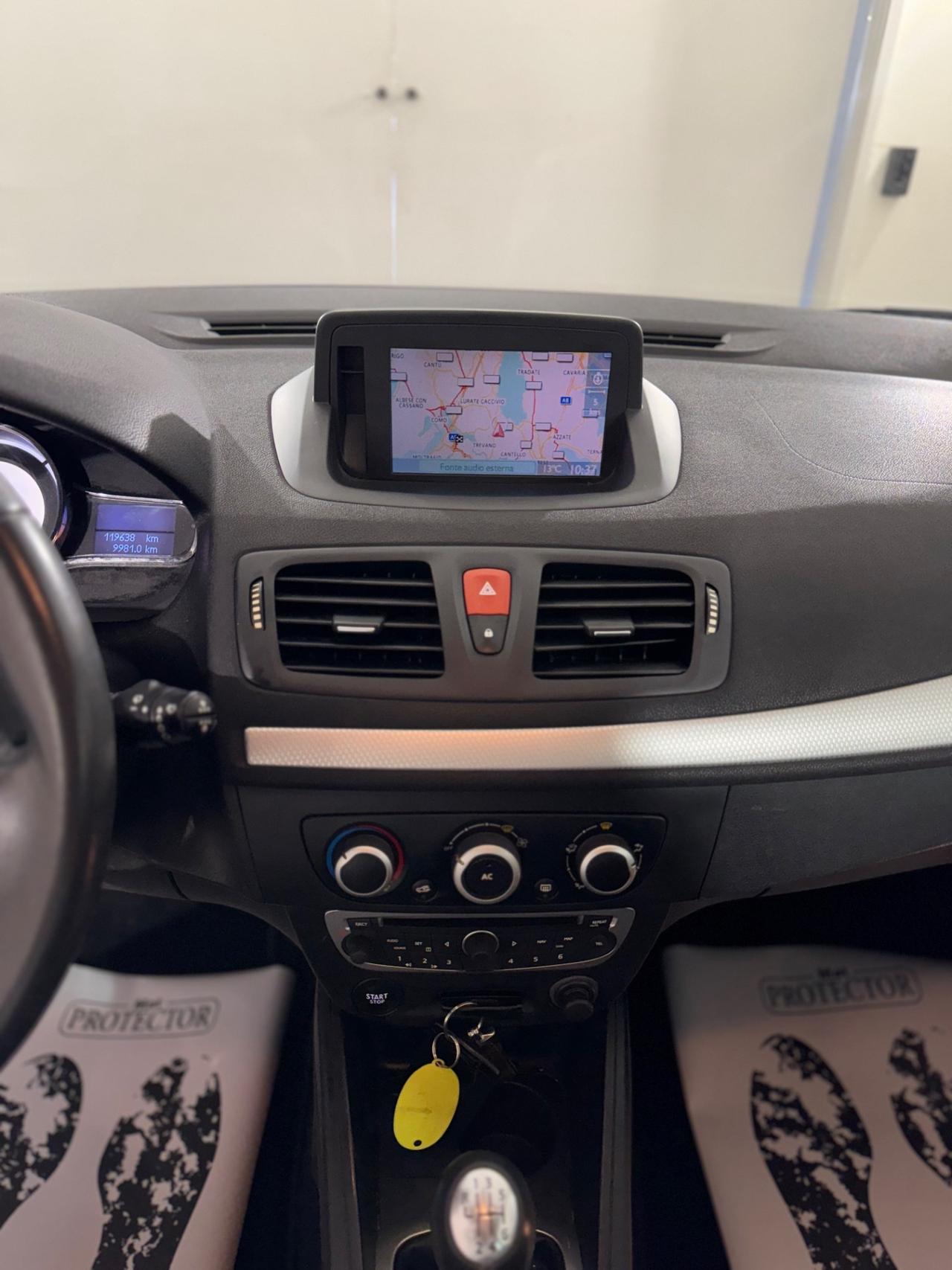 Renault Megane Coupé 1.6 Dynamique NAVI - SENSORI - CRUISE - FARI E TERGI AUTOMATICI