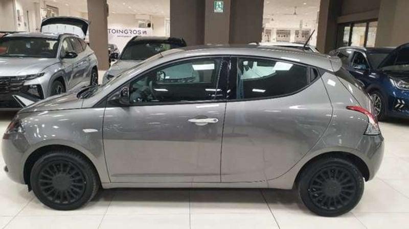 Lancia Ypsilon 1.0 FireFly Hybrid Silver