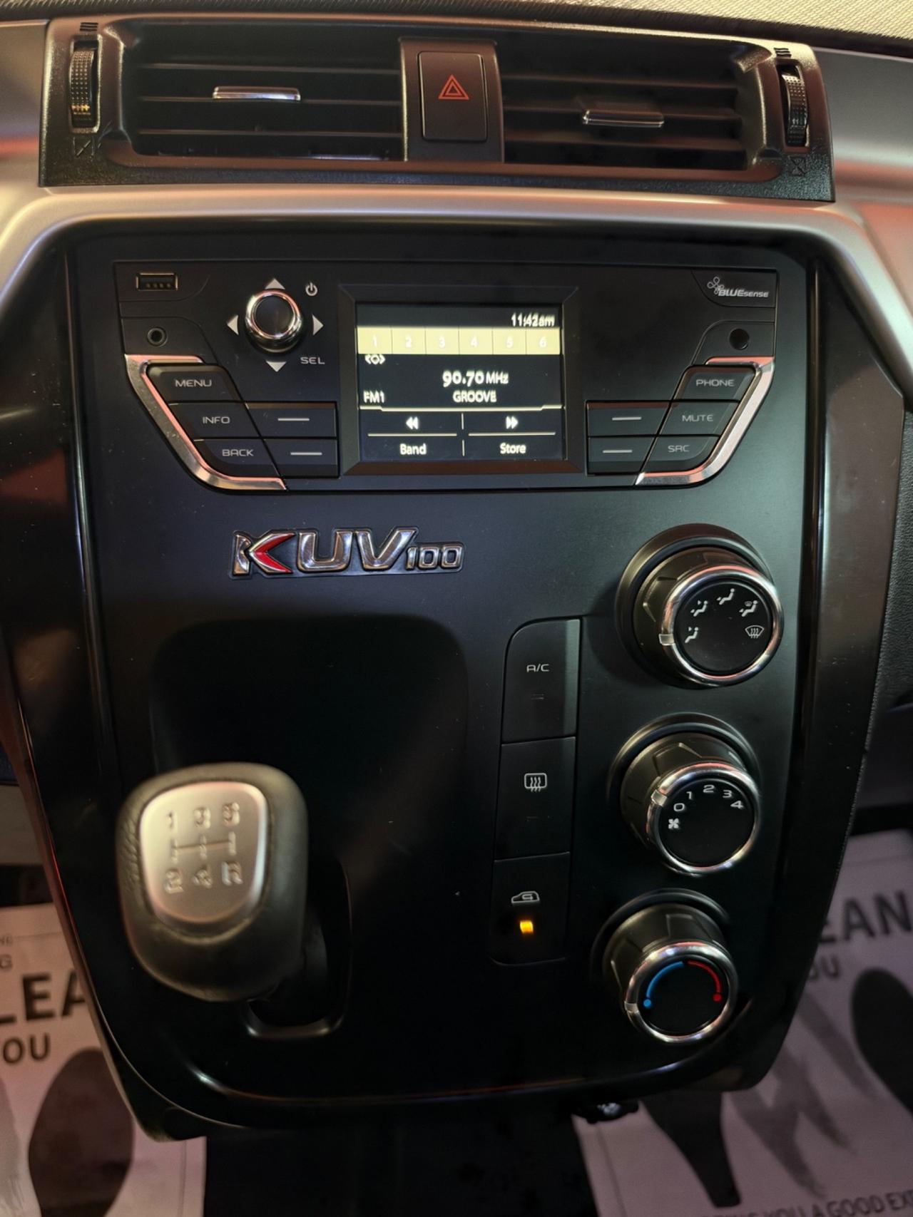 Mahindra KUV100 1.2 VVT K8 km14000