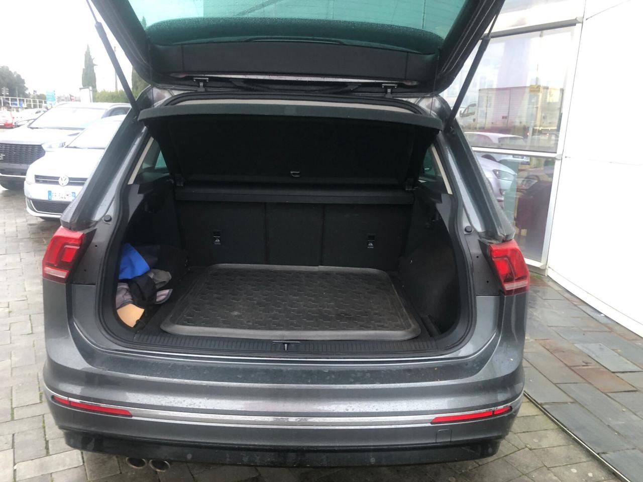 Volkswagen Tiguan 2.0 TDI SCR DSG Sport BlueMotion Technology R-Line