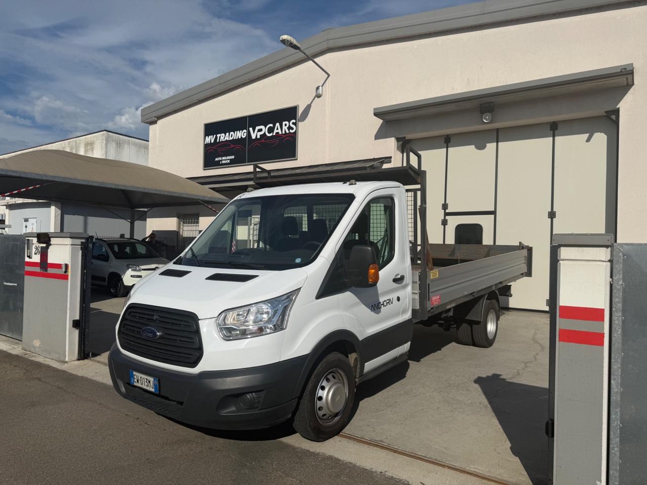 Ford Transit 350 2.2TDCi 125 PL Cabinato Entryq