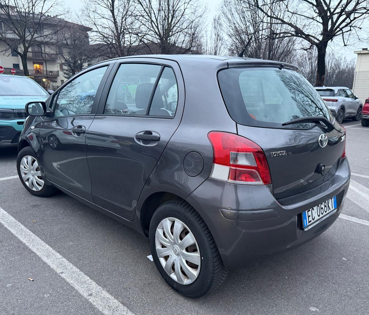 Toyota Yaris 1.0 5 porte