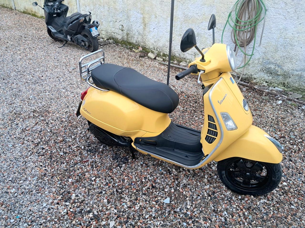 Piaggio Vespa 125 GTS