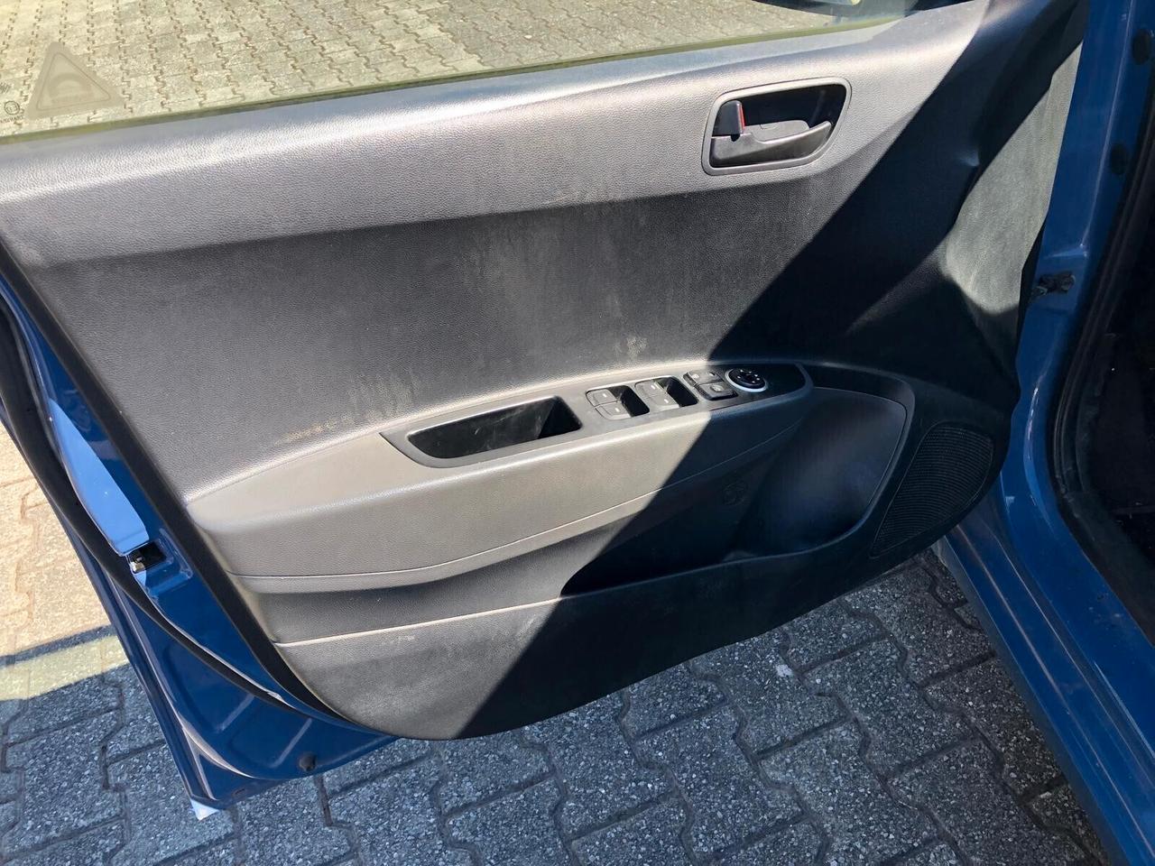 Hyundai i10 1.0 MPI Comfort UNICO PROPRIETARIO GARANZIA EUROPEA CONFORMGEST 12 MESI RINNOVABILE FINO A 36 MESI!!!