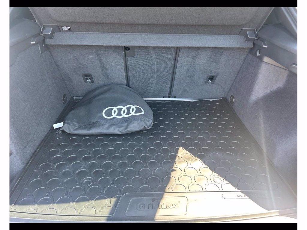 AUDI Q3 45 1.4 tfsi e identity black s-tronic del 2024
