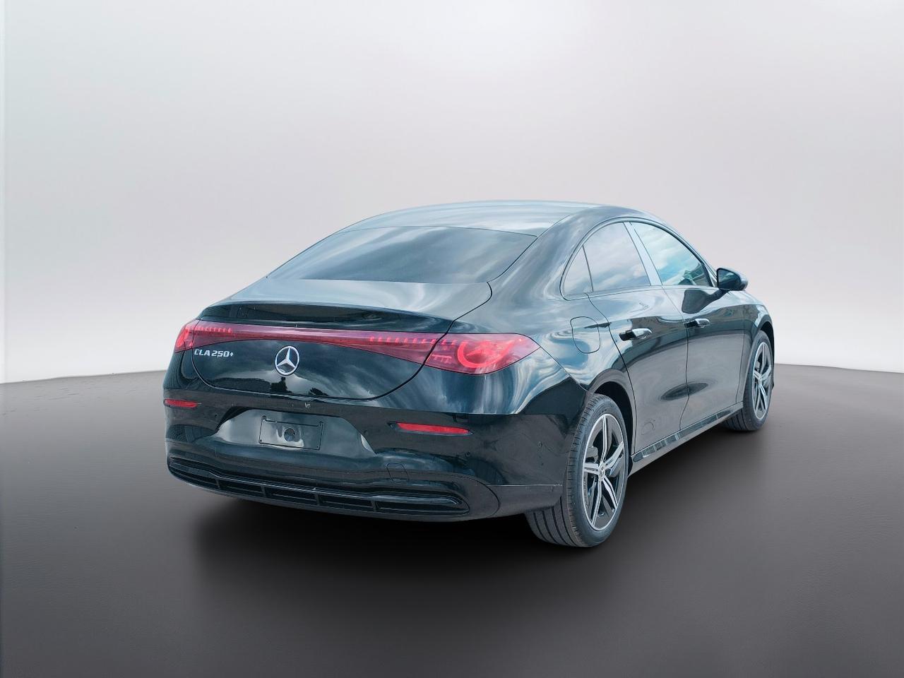 Mercedes-Benz CLA 250+ con tecnologia EQ