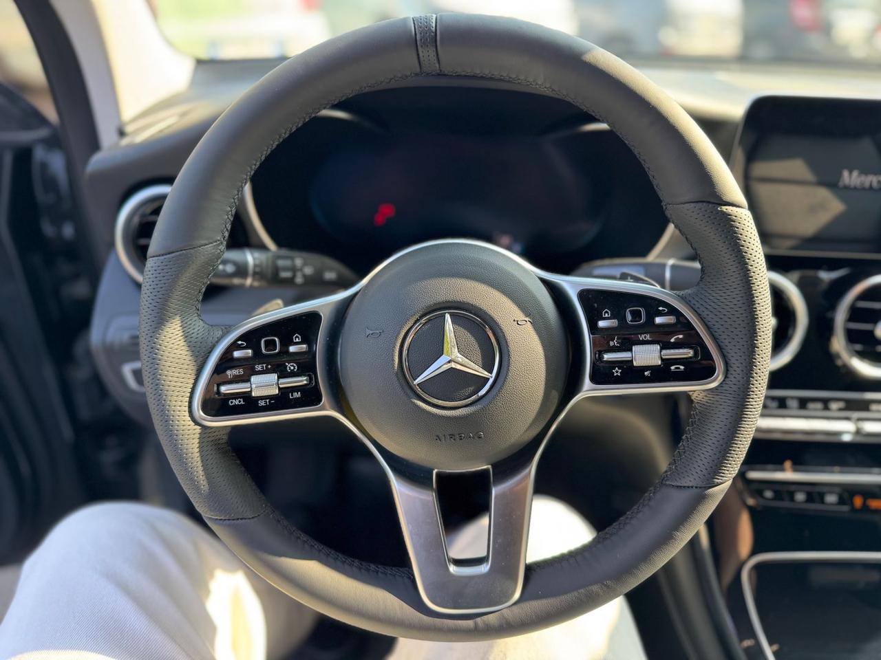 Mercedes-Benz GLC 200 Business #7285