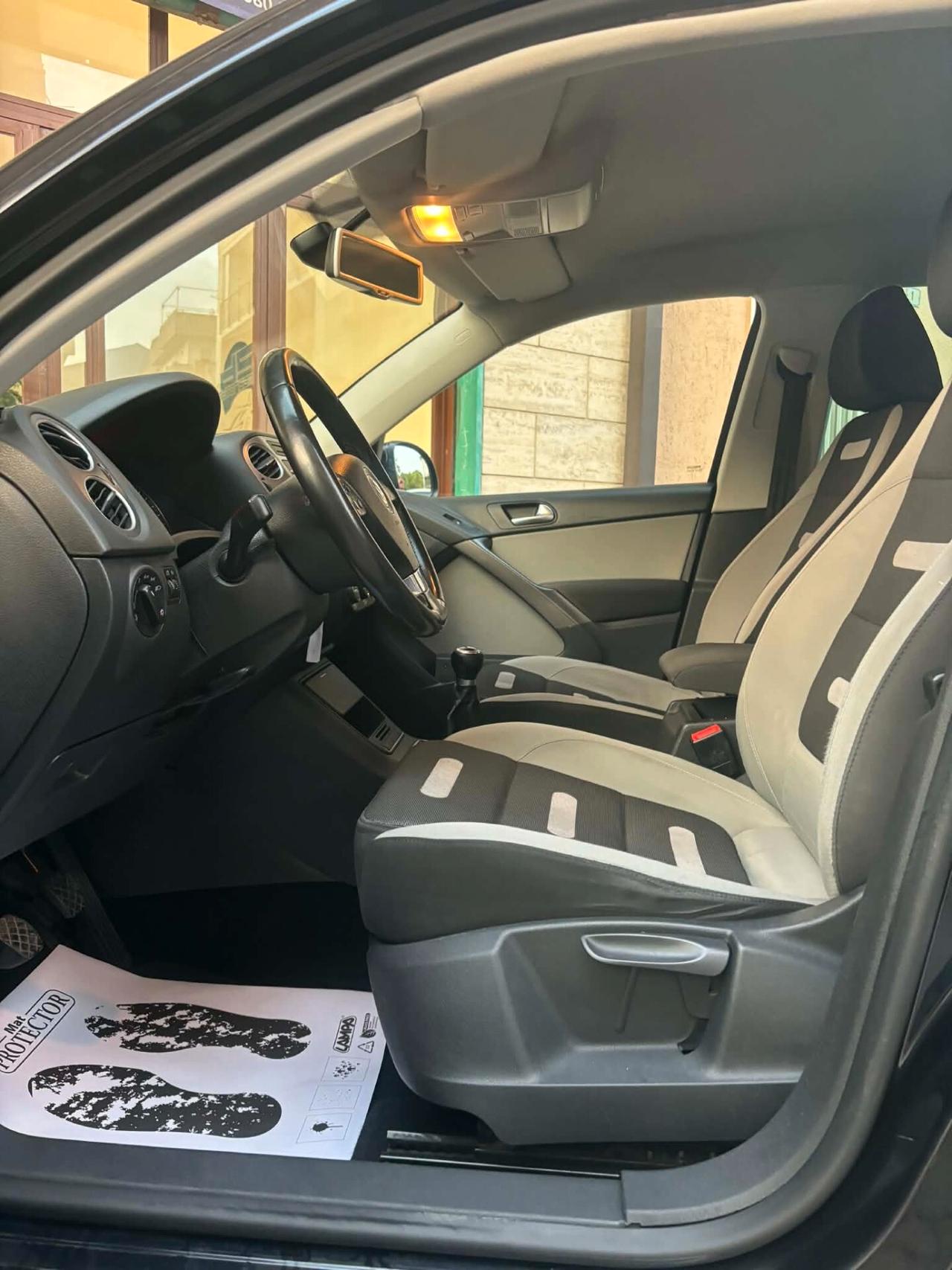 Volkswagen Tiguan 2.0 16V TDI DPF Sport & Style (18°)