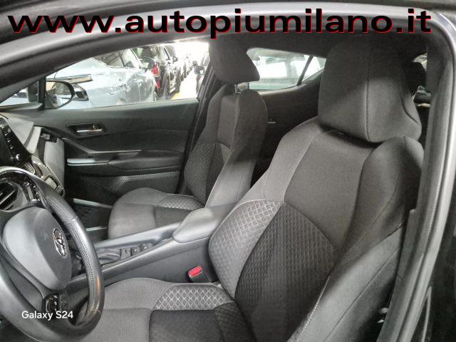 TOYOTA C-HR 1.8 Hybrid E-CVT Active