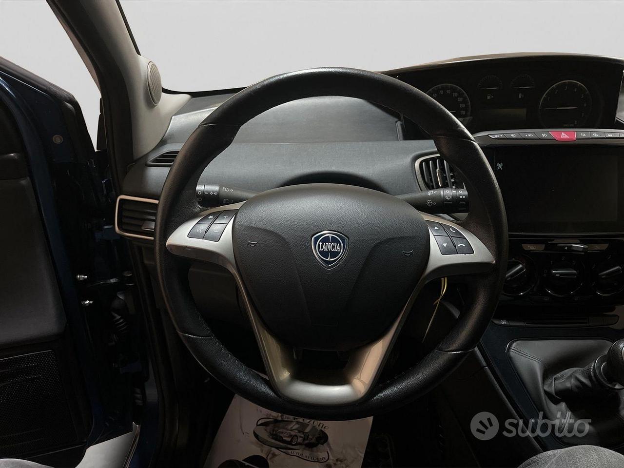 Lancia Ypsilon 1.0 FIREFLY HYBRID - UCONNECT TOUCH