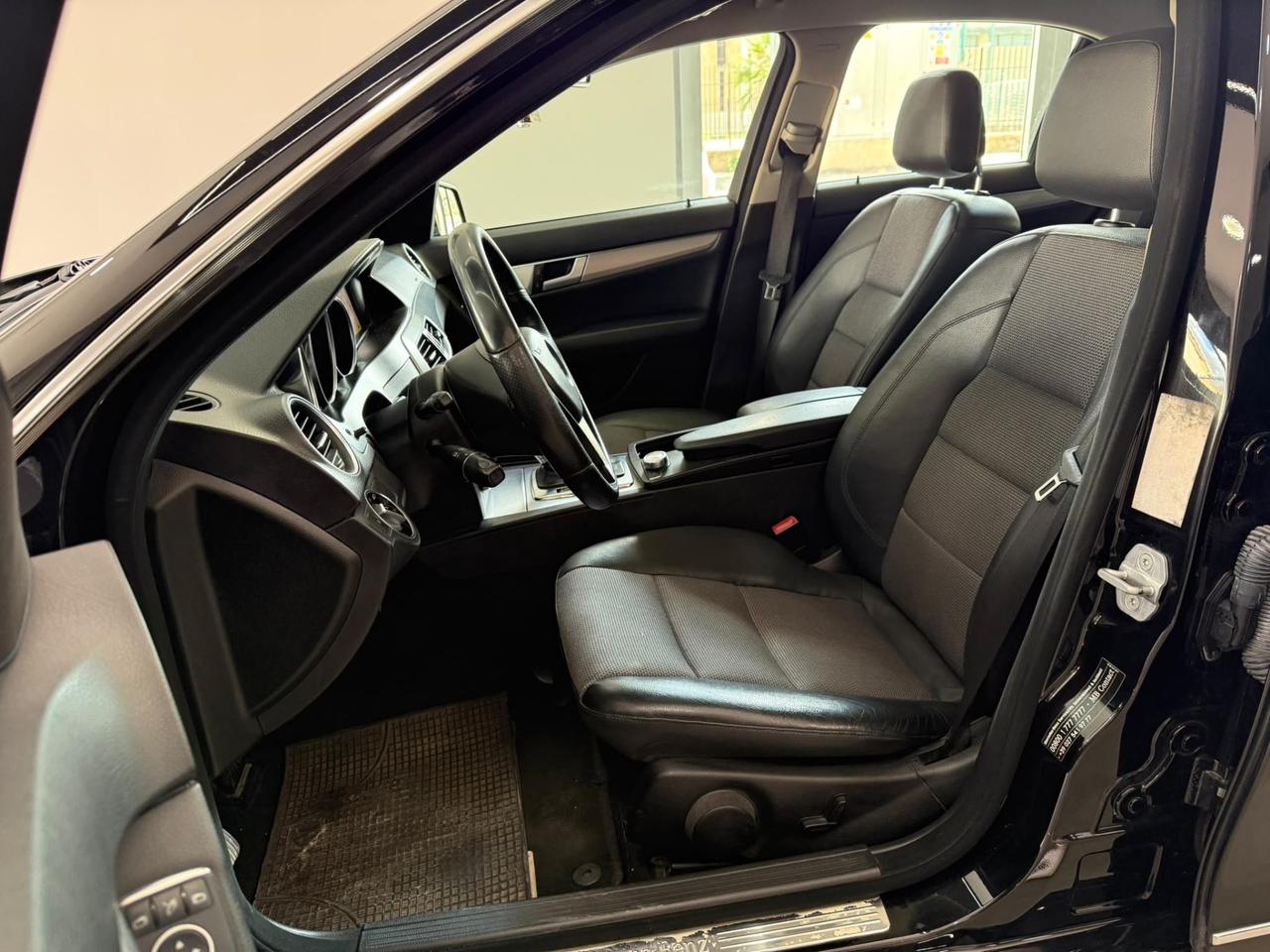 Mercedes-benz C 220 CDI BlueEFFICIENCY Avantgarde