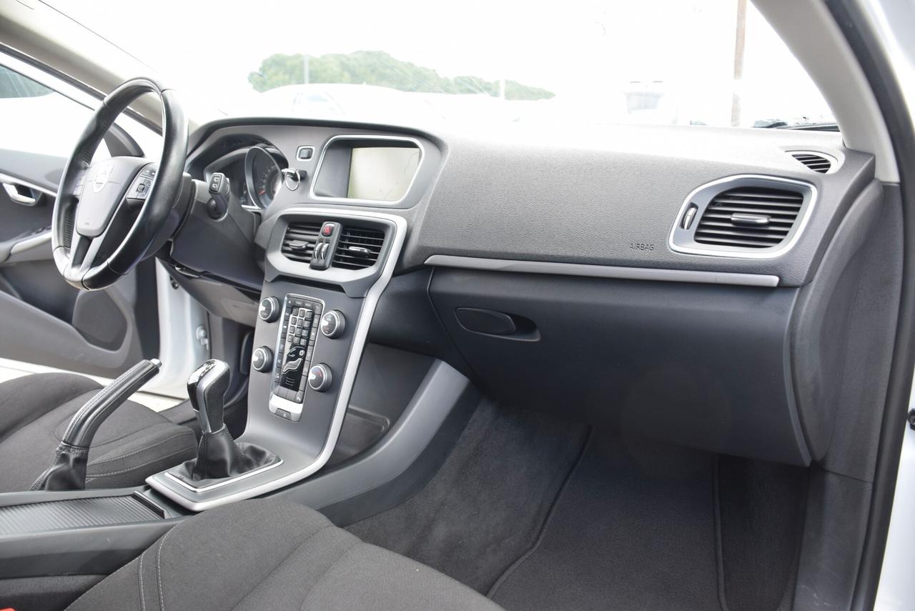 Volvo V40 GANCIO D2 1.6 115CV Business Edition NAVI CRUISE SENSORI BT OK NEOPATENTATI