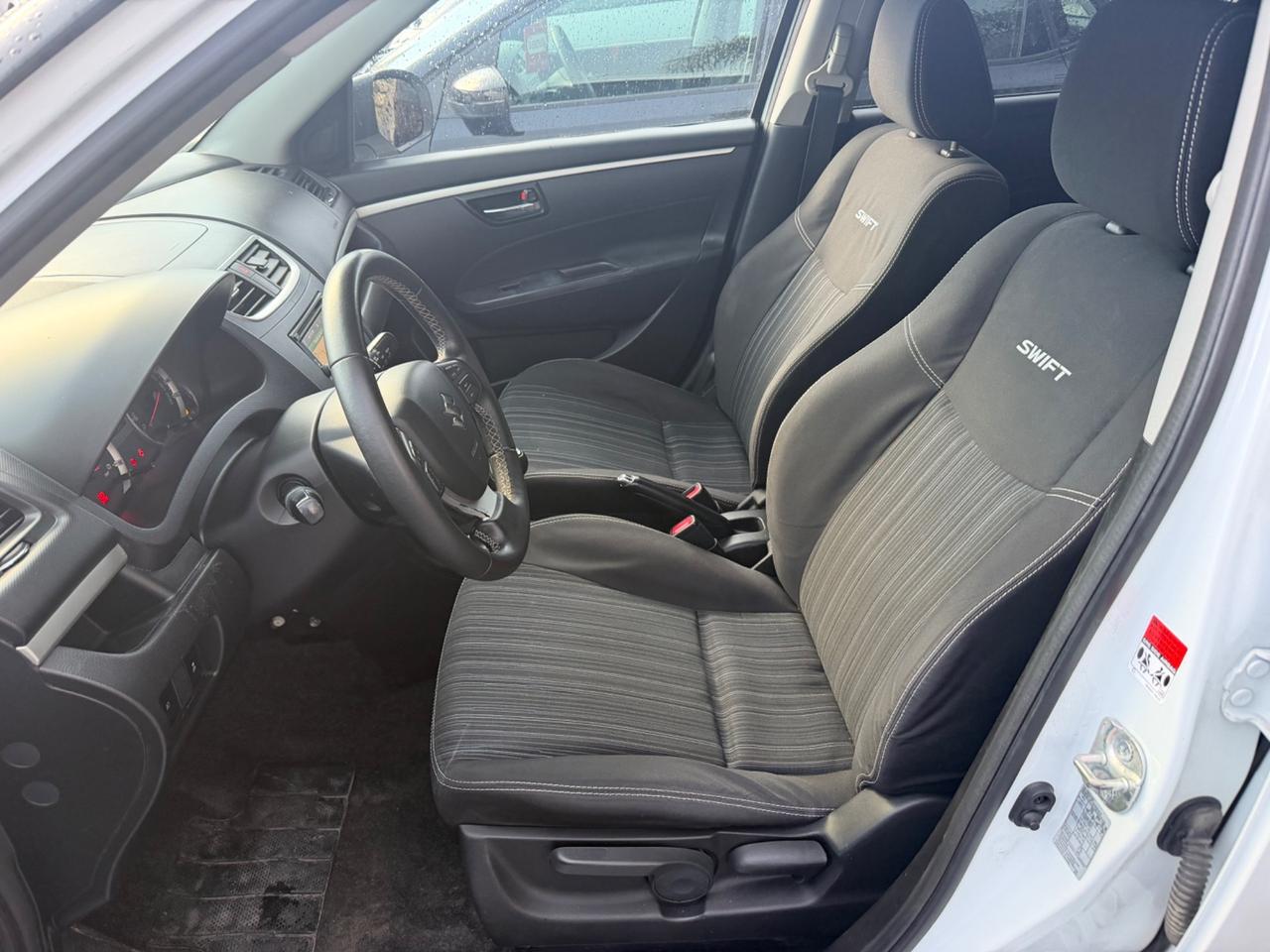 Suzuki Swift 1.3 DDiS 5 porte B-Cool Bi-Color