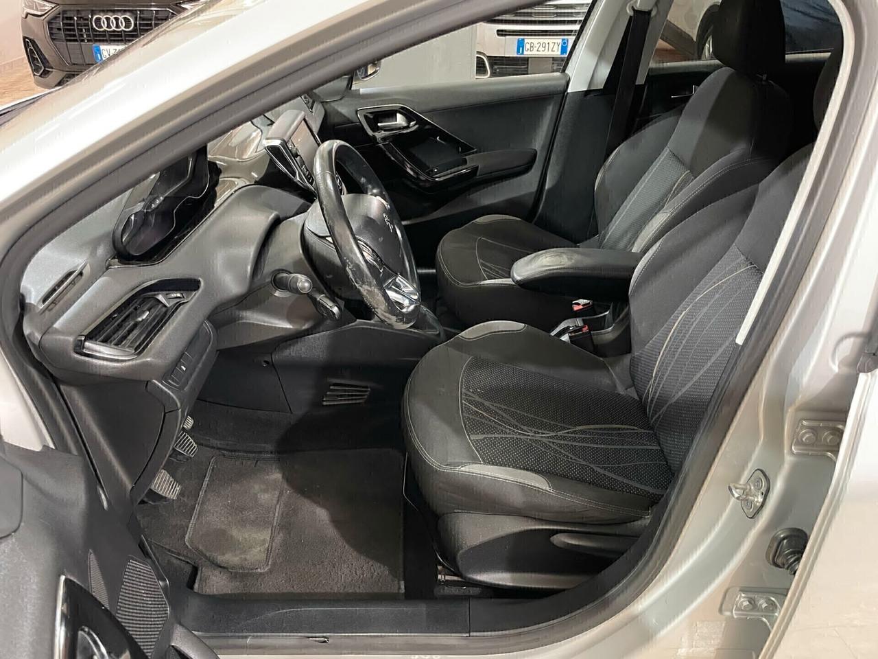 Peugeot 208 1.4 HDi 68 CV 5 porte Allure