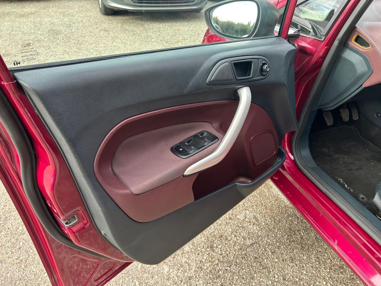 Ford Fiesta 1.4 TDCi 5p. Titanium