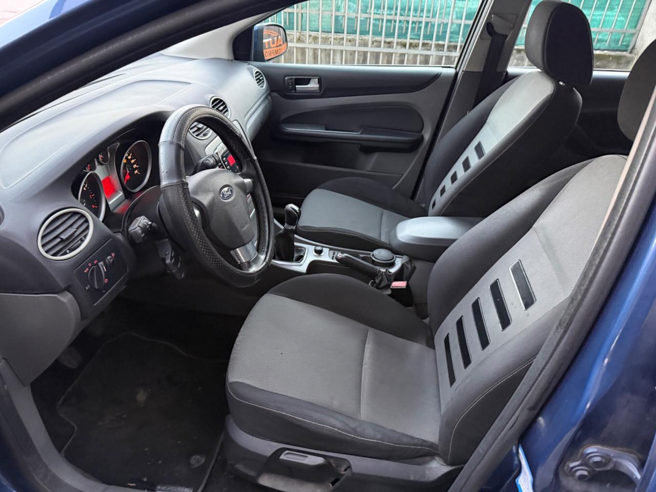 Ford Focus 1.6 benzina EURO5A NEOPATENTATI-FAMIGLIARE