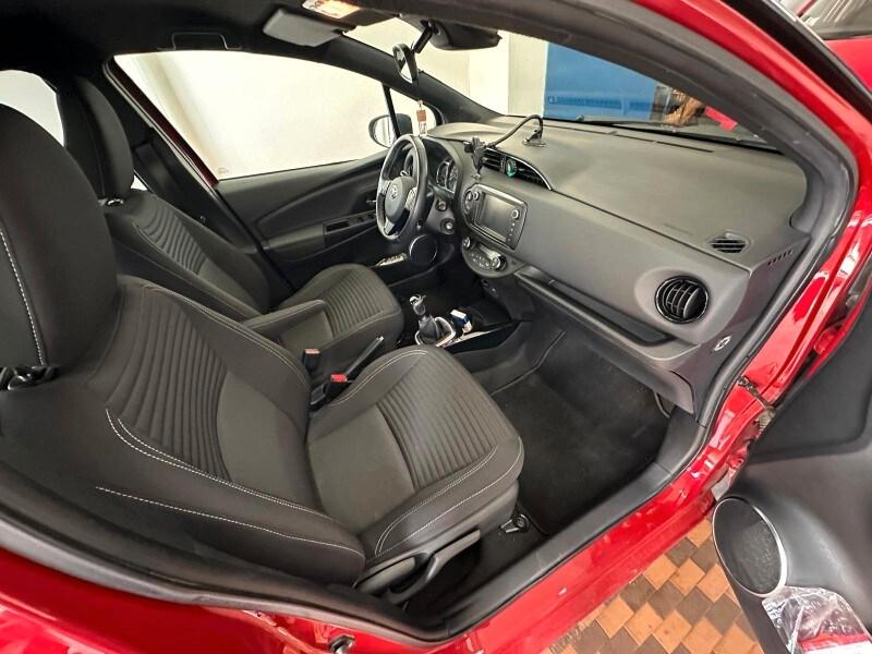 TOYOTA Yaris 3ª serie Yaris 1.0 5 porte Trend ...
