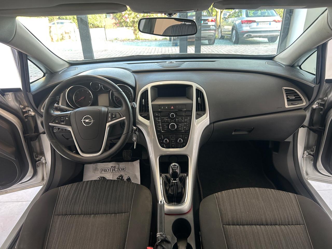 Opel Astra 1.7 CDTI 81KW 2012