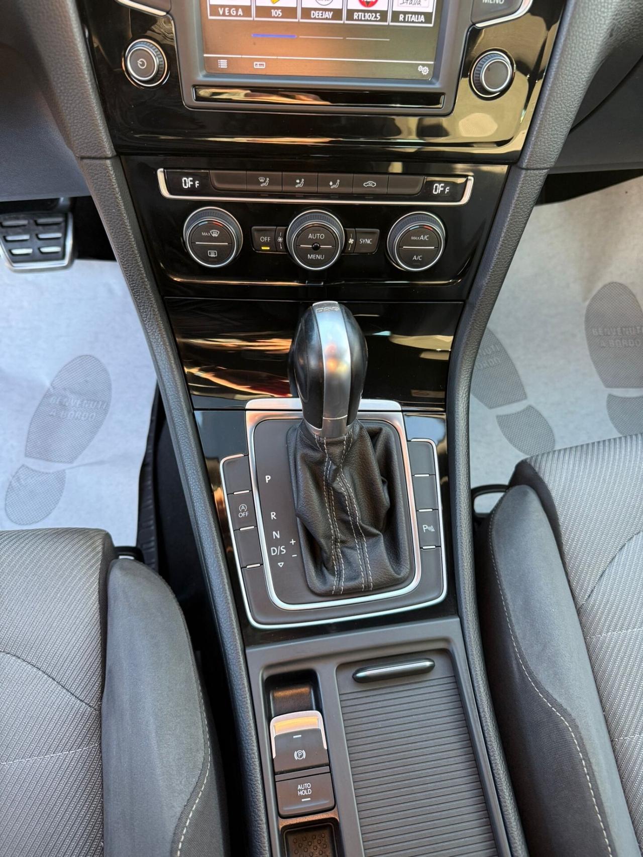 Volkswagen Golf 1.6 TDI 110 CV DSG R-LINE