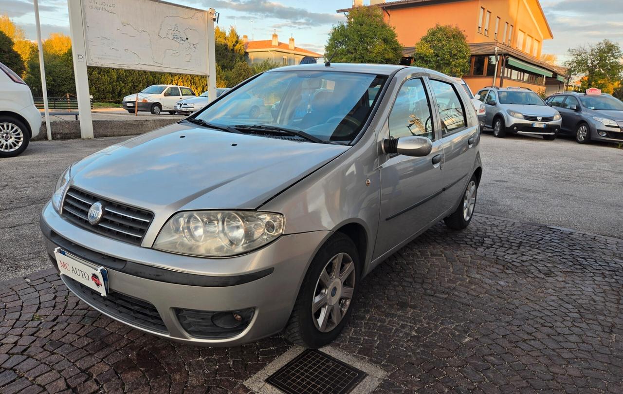Fiat Punto 1.3mtj 5p anno 2003 con 342.000km Neopatentati ok