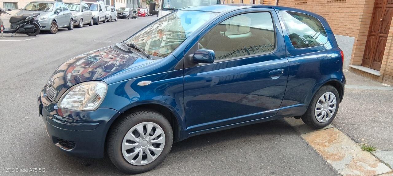Toyota Yaris 1.0i 16V 3 porte