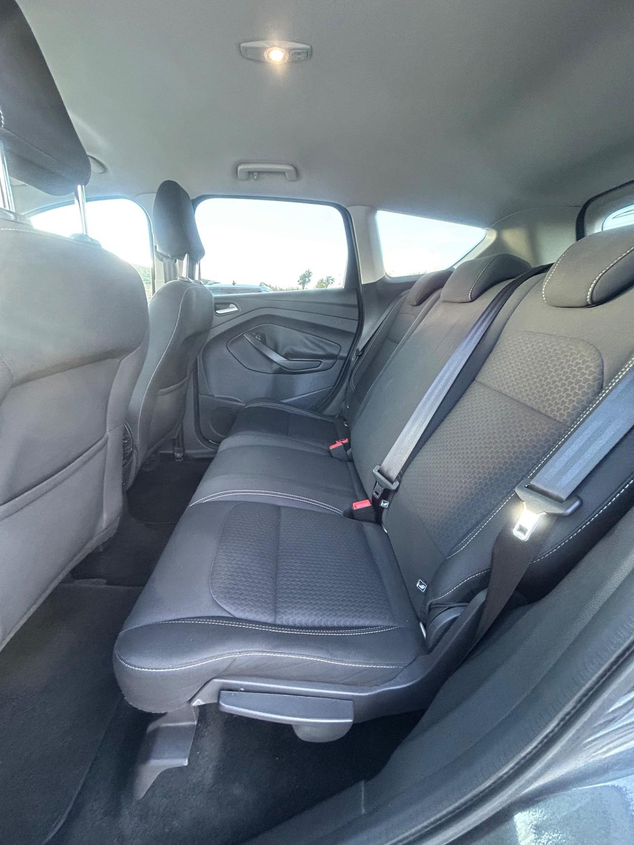 Ford Kuga 1.5 TDCI 120 CV S&S 2WD ST-Line