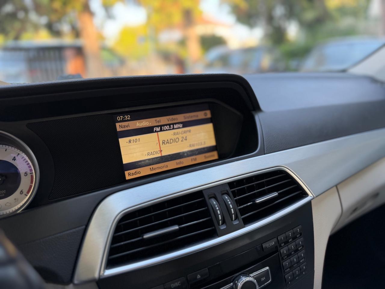 Mercedes-benz C 220 CDI BlueEFFICIENCY Avantgarde