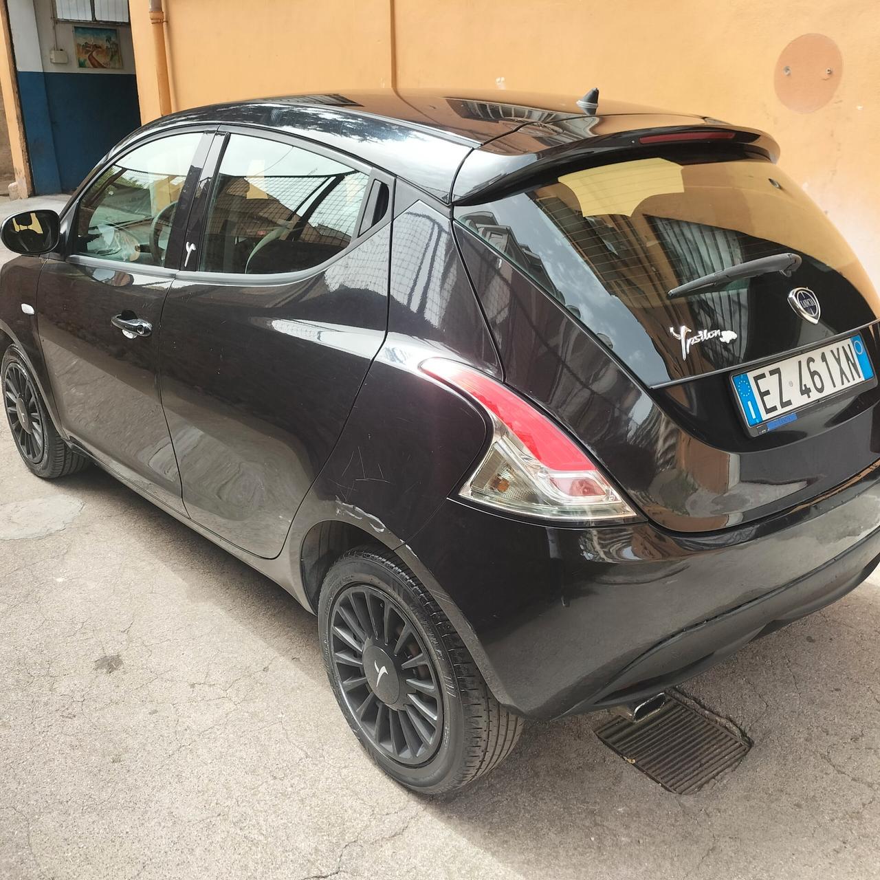 Lancia Ypsilon 1.2 69 CV 5 porte GPL Ecochic Gold