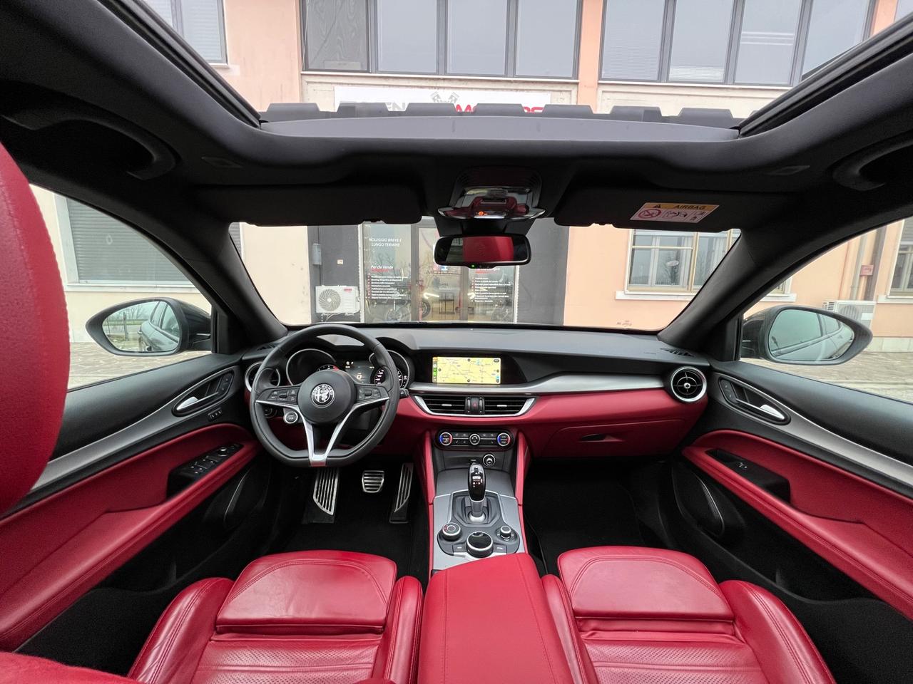 Alfa Romeo Stelvio 2.2 Turbodiesel 160 CV AT8 RWD Tetto Apribile, Pelle rossa Sport-Tech