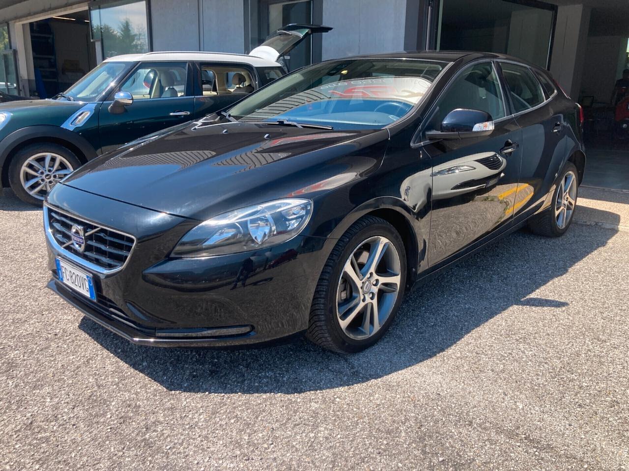 Volvo V40 D2 Geartronic Kinetic