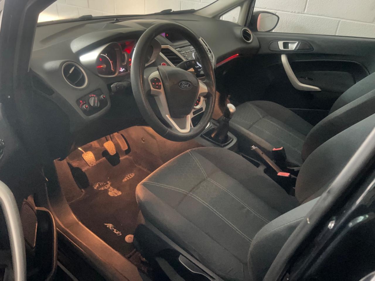 Ford Fiesta Ikon 1.4 TDCi 70CV 5p. Business