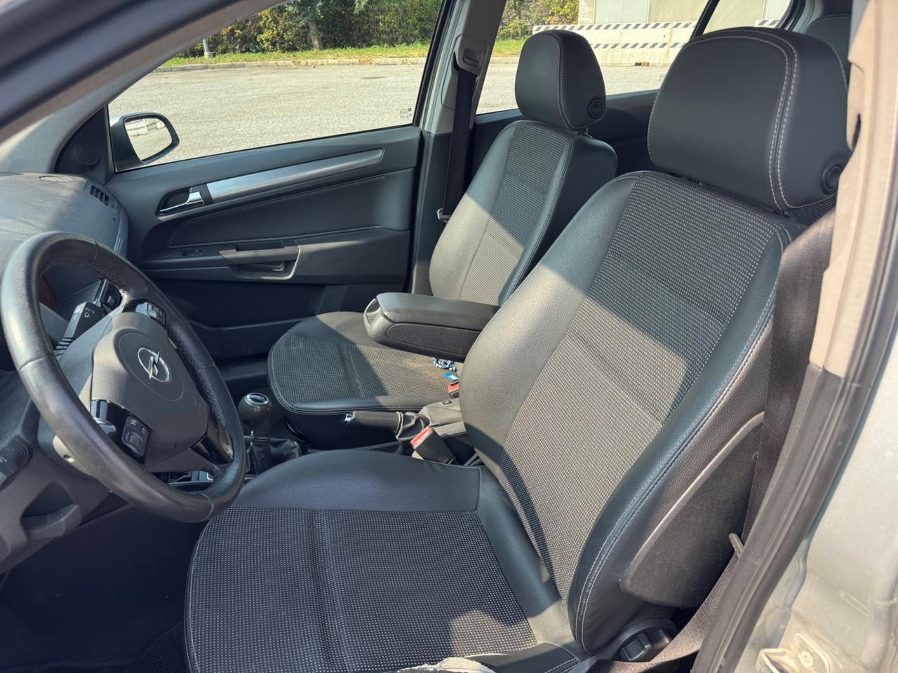 Opel Astra 1.7 CDTI 101CV 5 porte Cosmo
