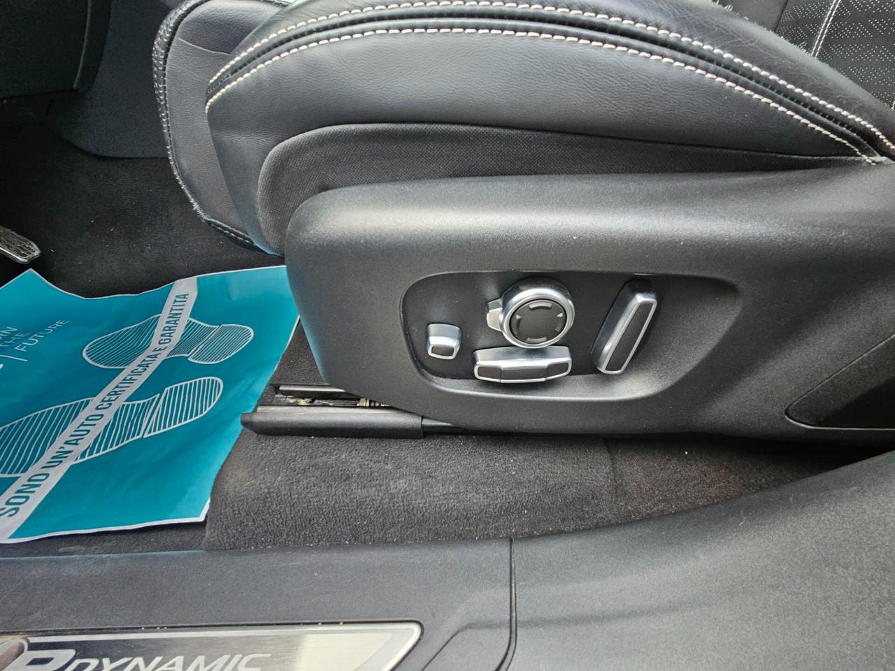 Range Velar 3.0D l6 300 CV R-Dynamic HSE STRAFULL