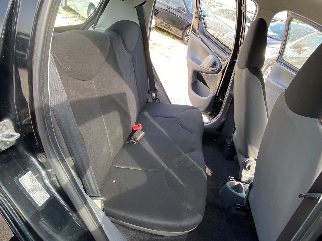 Toyota Aygo 1.0 12V VVT-i 5 porte Sol UNICO PROPIETARIO NEOPATENTATI GARANZIA 12 MESI