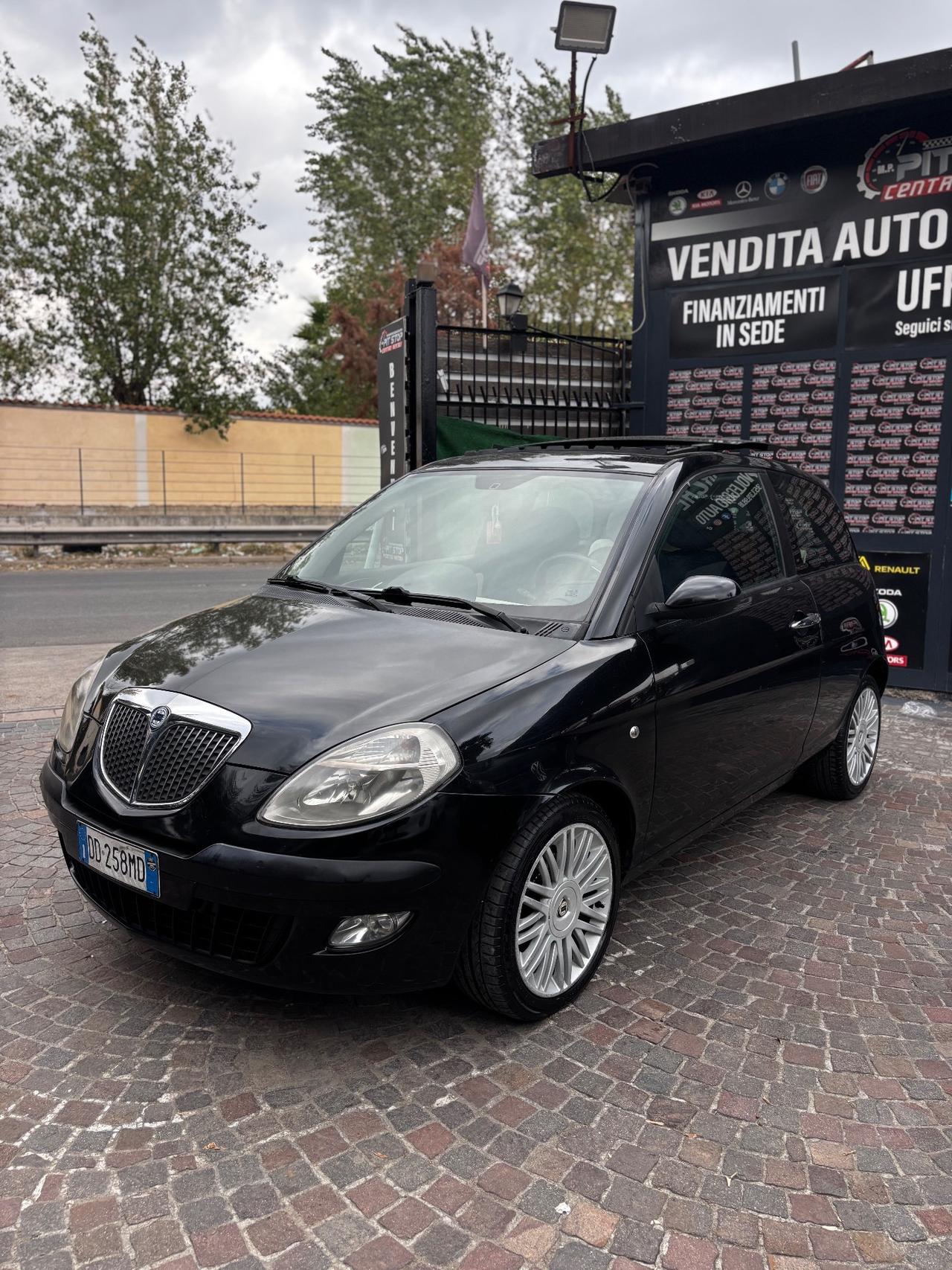 Lancia Ypsilon 1.3 Multijet 16V Platino tetto apribile