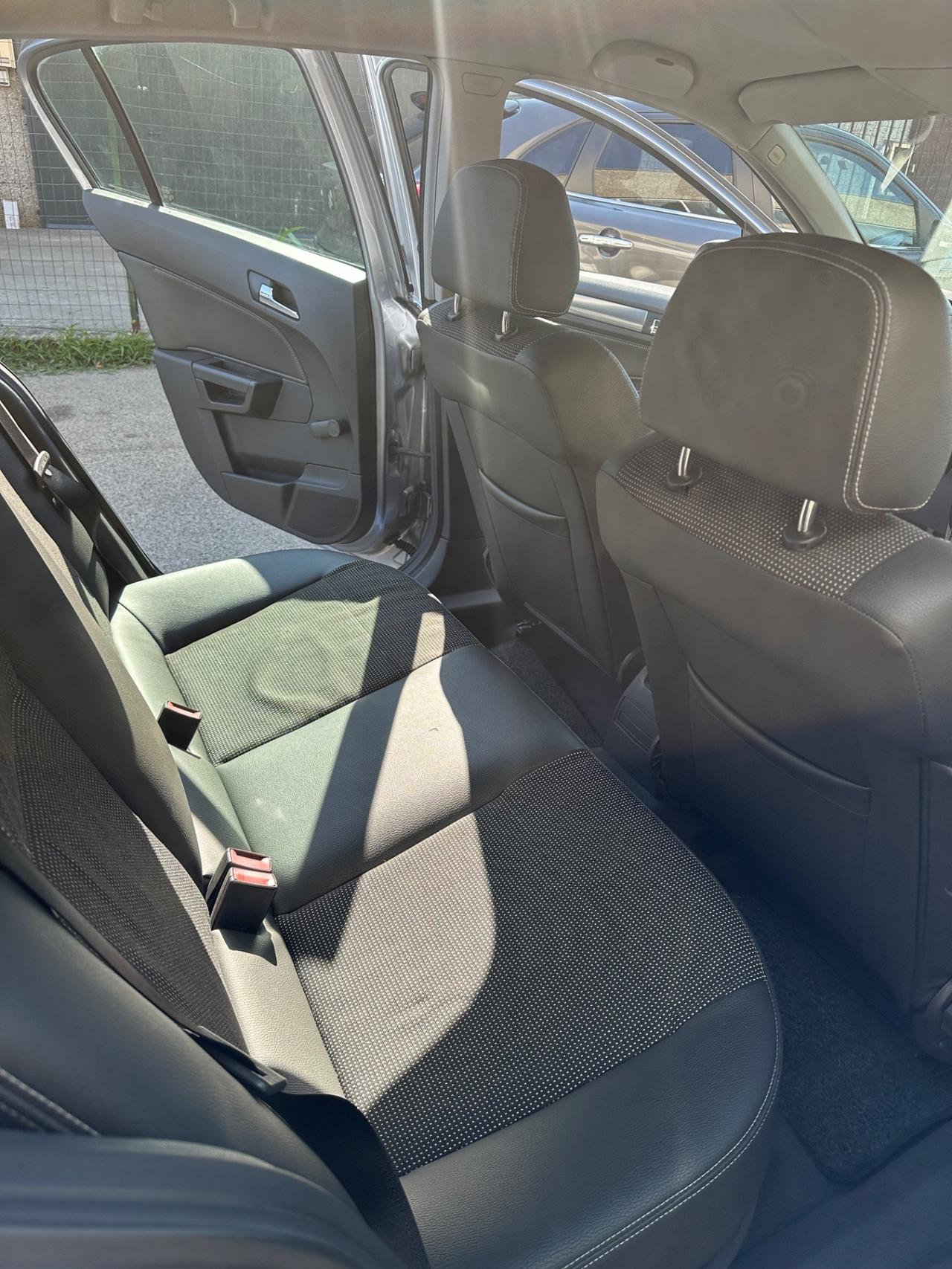 Opel Astra 1.6 16V VVT 5 porte Cosmo