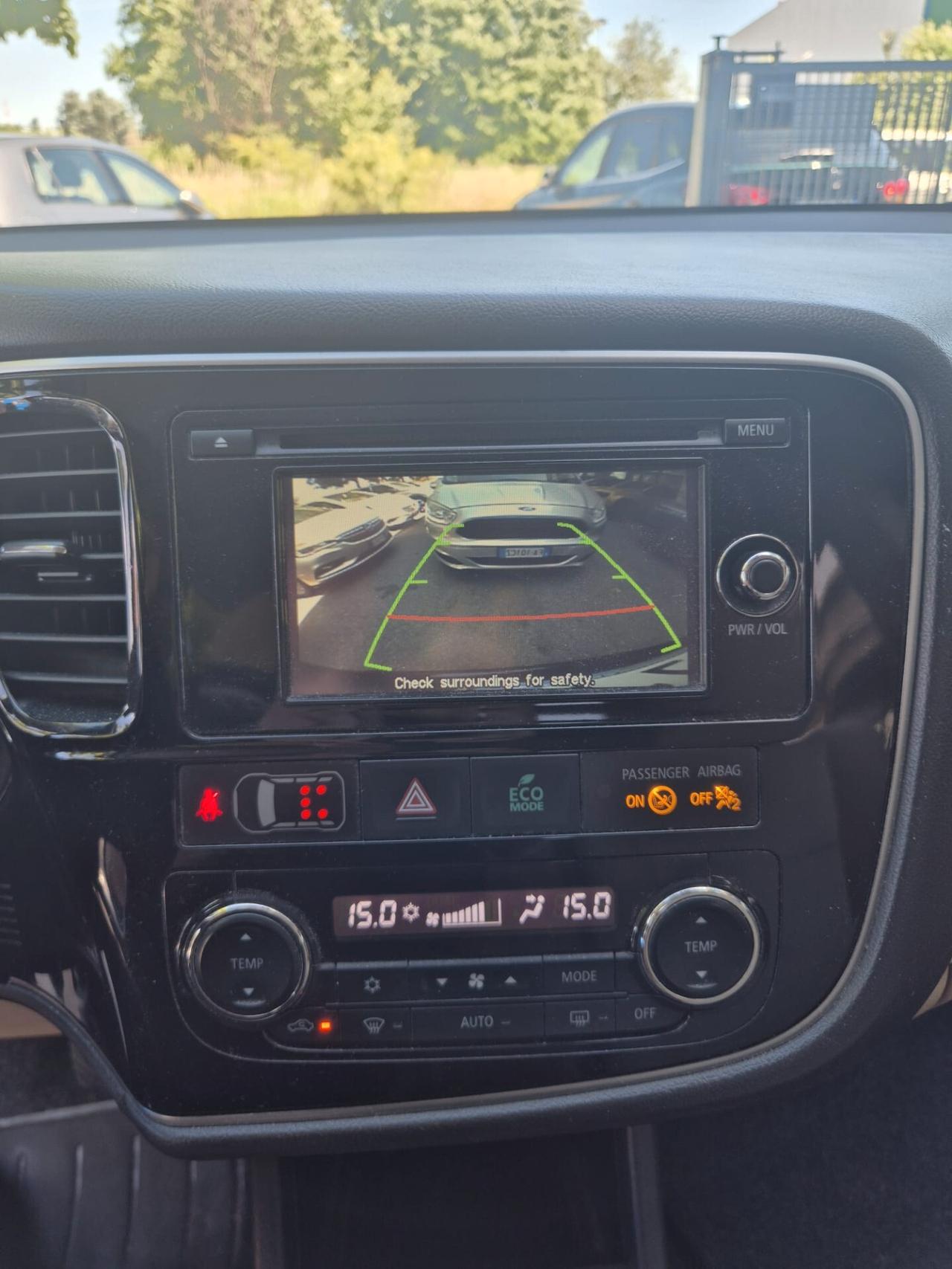 Mitsubishi Outlander 2.2 DI-D 4WD Instyle Plus SDA 7 posti