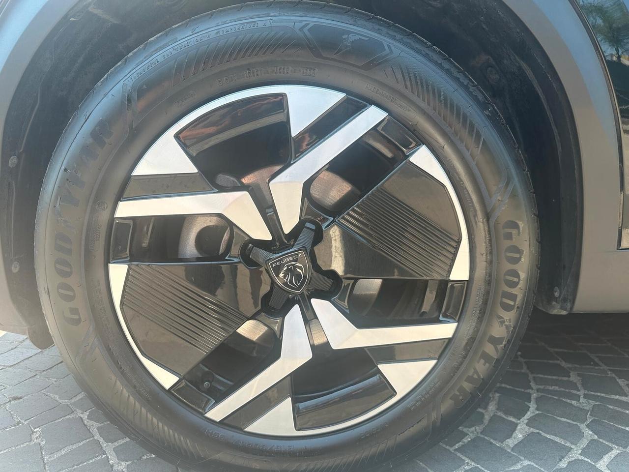 Peugeot 2008 PureTech 100 S&S Allure
