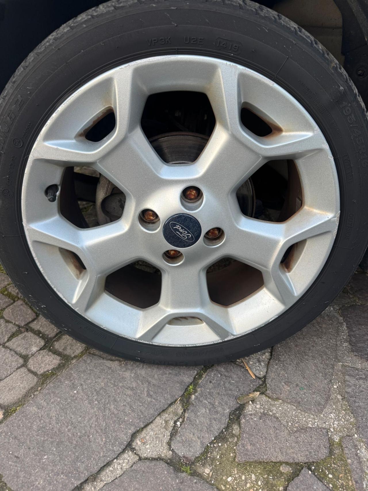 Ford Ka 1.2 8V 69CV Titanium operatori di settore