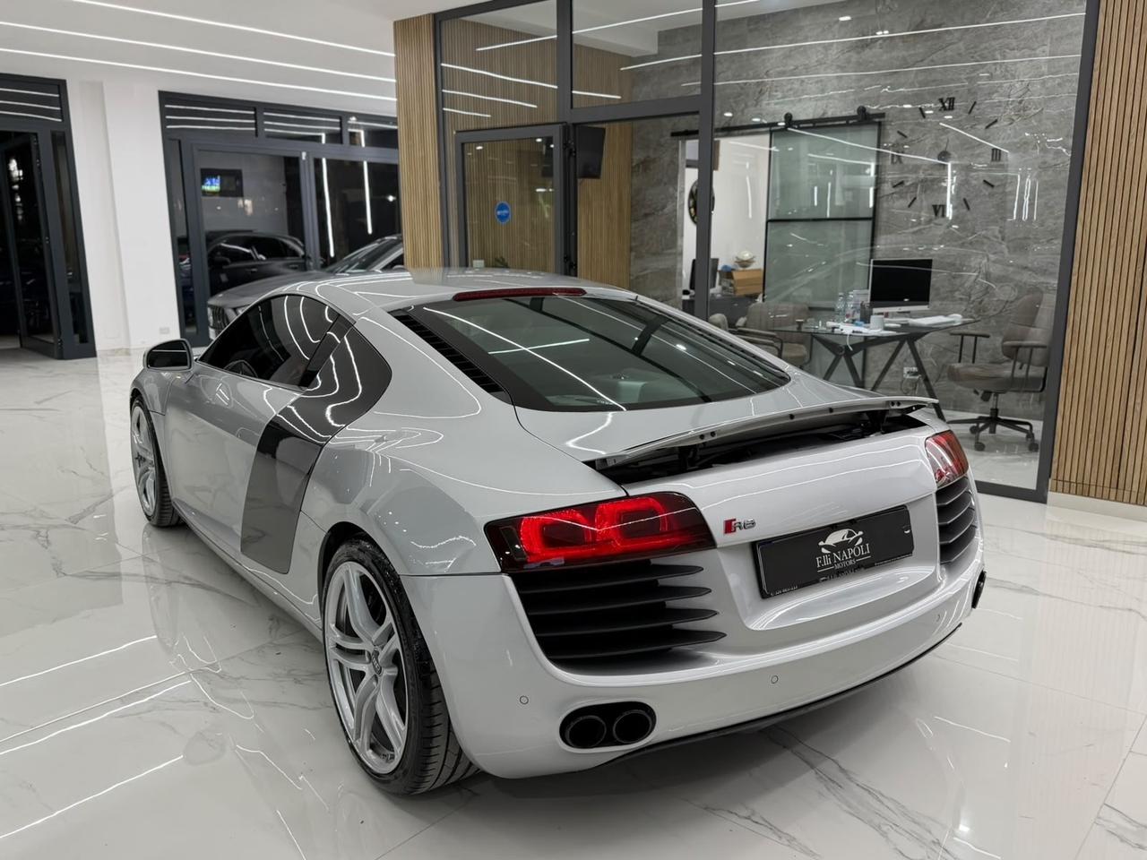 Audi R8 4.2 V8 FSI quattro R tronic