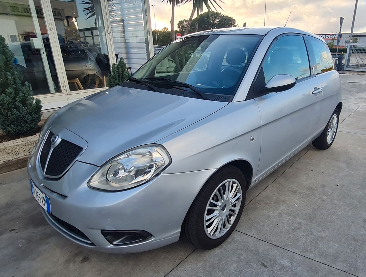 Lancia Ypsilon 1.3 MJT 75 CV Platino km certificati