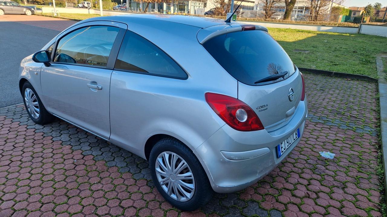 Opel Corsa 1.2 Neopatentati